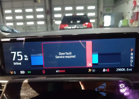 2022 Ford Mustang Mach-E Premium z USA, uszkodzony, nr VIN 3FMTK3SS2NMA24887